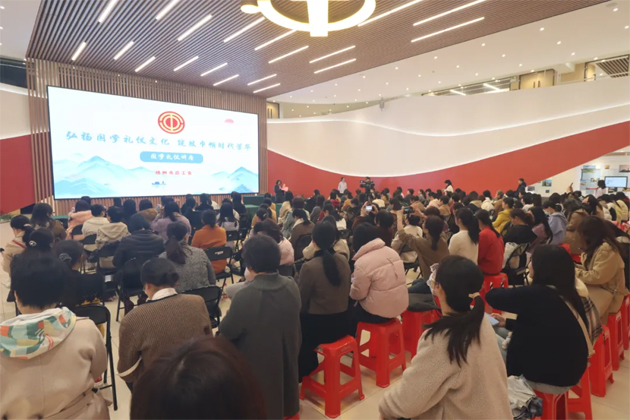 “花”樣過(guò)節(jié)，綻放巾幗芳華——市總工會(huì)舉辦慶“三八”國(guó)際婦女節(jié)系列活動(dòng)（一）