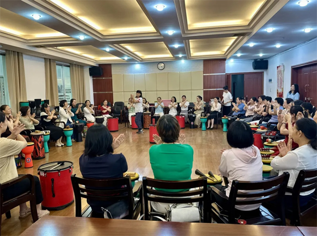 梧州市總工會女職工委員會開展“黨旗領(lǐng)航聚合力，情暖巾幗綻芳華” 主題活動