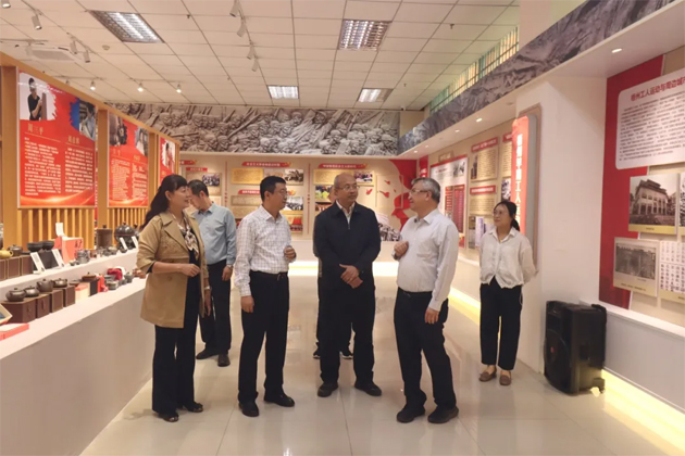 梧州市政協(xié)領(lǐng)導(dǎo)與澳門(mén)聯(lián)誼會(huì)代表到市職工之家開(kāi)展調(diào)研活動(dòng)